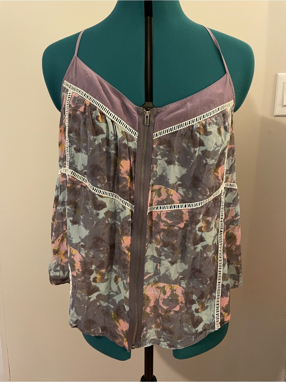 silence + noise Lavender Floral Zip-Front Camisole